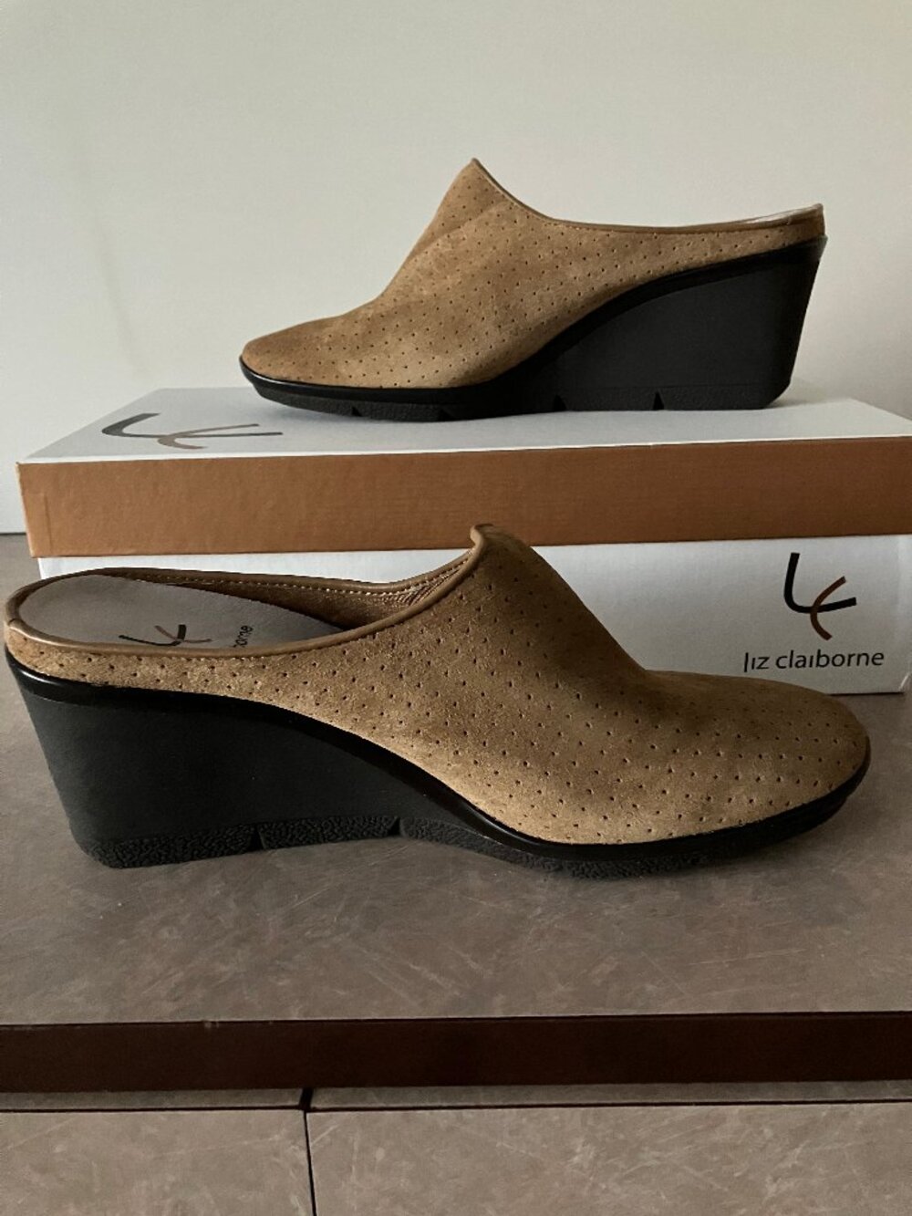 Women's Liz Claiborne Size 7.5 Suede Mules